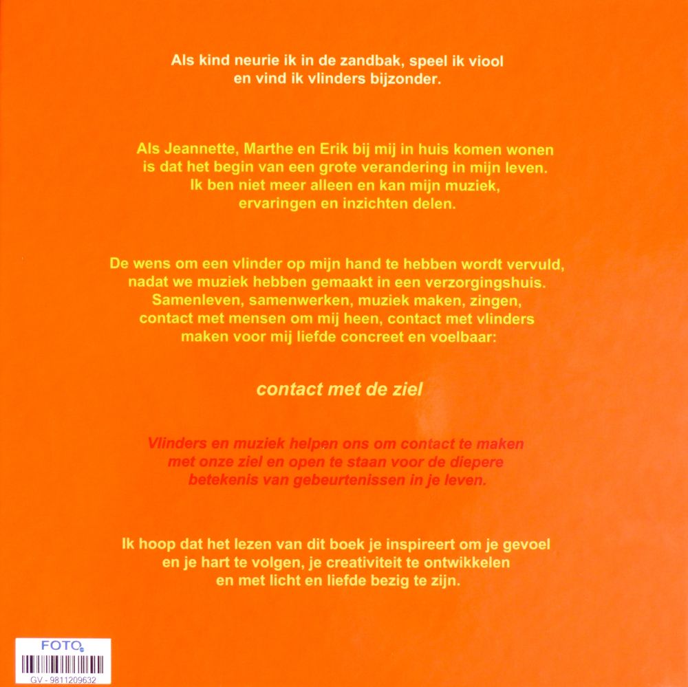 foto van de achterkant van het boek Contact met de ziel van Leonoor, 30 x 30 cm