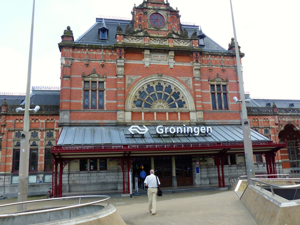 foto, station Groningen, 20 augustus 2016